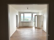 Pronájem bytu 3+1/L, sklep, po rekonstrukci, cena 18000 CZK / objekt / měsíc, nabízí 
