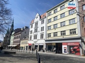 Pronájem prostorného bytu 3+1 v centru města Liberce, cena 17000 CZK / objekt / měsíc, nabízí RELIA s.r.o.