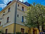 Velmi pěkný byt 3+1 ve vilovém domě se zahradou, ul. Lovecká , cena 6190000 CZK / objekt, nabízí