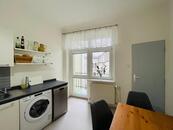 Byt s noblesou a historií 3+1 88,70 m2 + balkon 2,4 m2, cena 6430000 CZK / objekt, nabízí 