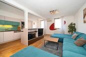 Pronájem 5+kk 186m2 Vinohrady Balbínova, terasa, balkon, 4x koupelna, 4x ložnice, výtah, cena 65000 CZK / objekt / měsíc, nabízí 