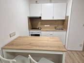 Pronájem bytu 2+kk po koml. reko., 43 m2, Liberec - Holubova, cena 13400 CZK / objekt / měsíc, nabízí LeoReal