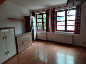 APARTMÁN 2+1 64 m2 TANV.ŠPIČÁK-ALBRECHTICE V J.H., cena 14000 CZK / objekt, nabízí 